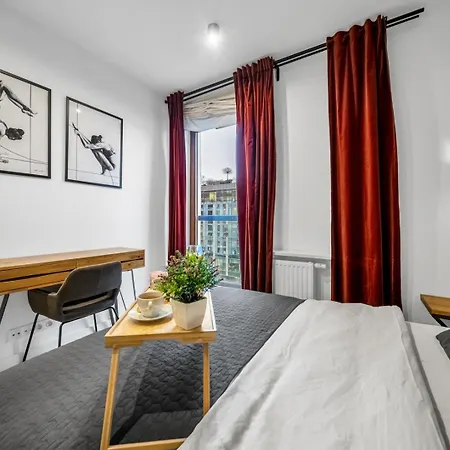 Grzybowska With Parking - By Rentujemy