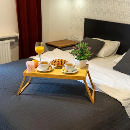 Grzybowska With Parking - By Rentujemy דירה *