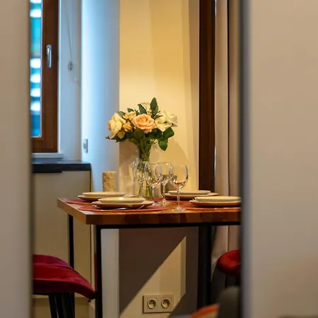 Apartment Grzybowska With Parking - By Rentujemy Warsaw