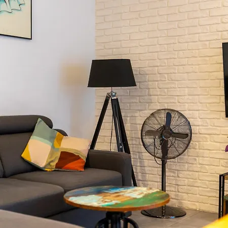 Grzybowska With Parking - By Rentujemy *