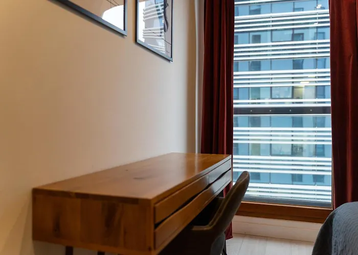 Grzybowska With Parking - By Rentujemy Warszawa