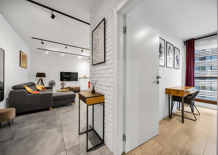 Grzybowska With Parking - By Rentujemy Warszawa