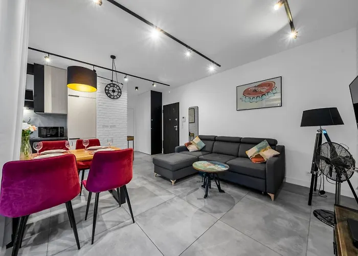 Grzybowska With Parking - By Rentujemy Warszawa