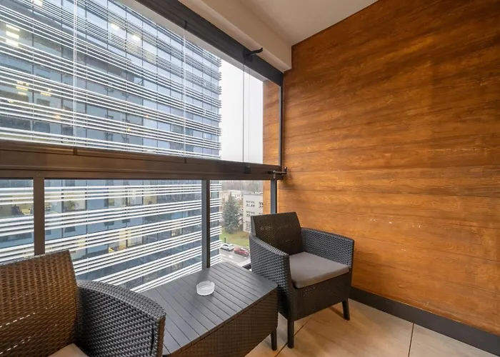 Grzybowska With Parking - By Rentujemy Lejlighed *