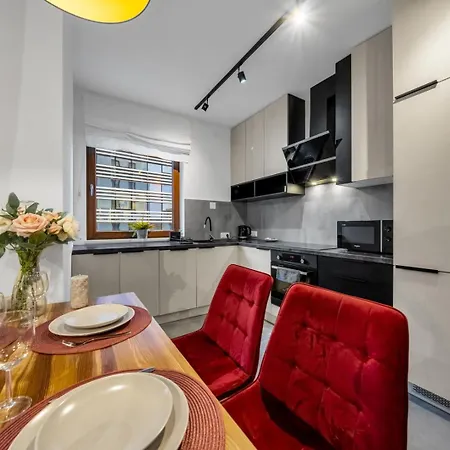 Grzybowska With Parking - By Rentujemy *